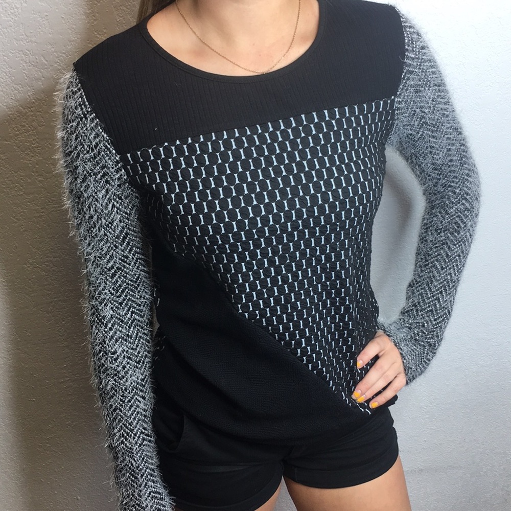 Smash sweater. Brand new